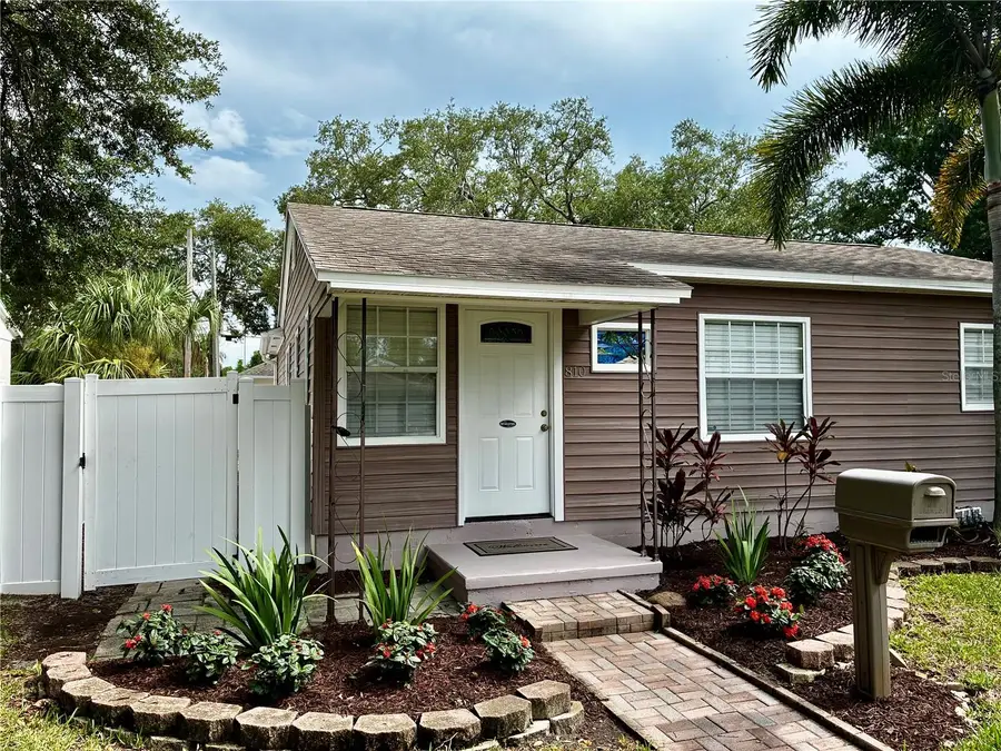 810 52nd Avenue N, Saint Petersburg, FL 33703 - #2