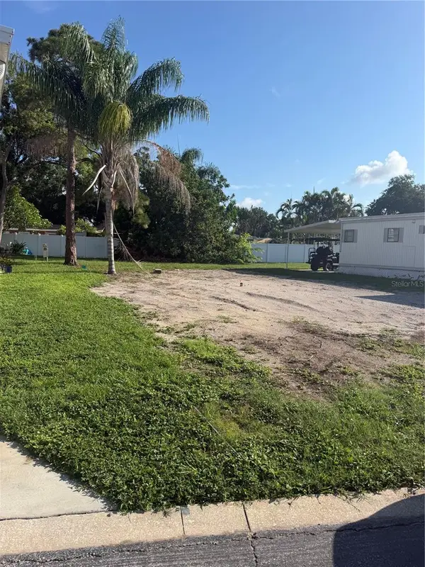 9790 66th Street N #210, PINELLAS PARK, FL 33782