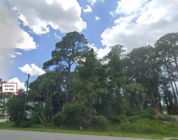 Cherokee Street, NORTH PORT, FL 34286
