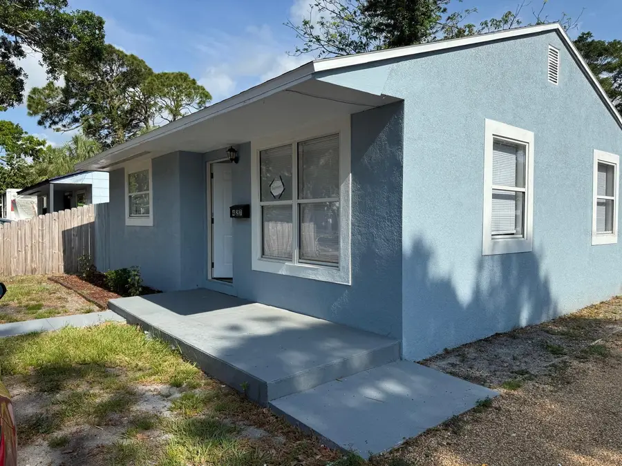 427 40th Avenue S, Saint Petersburg, FL 33705 - #2