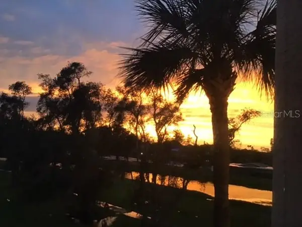 9450 Harbor Greens Way #301, SEMINOLE, FL 33776