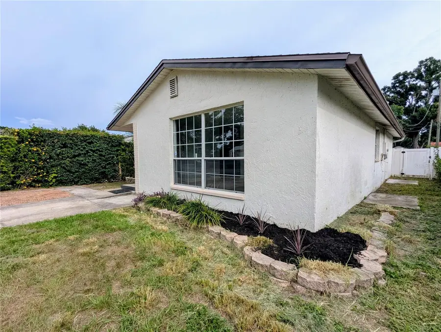 3718 53rd Avenue N, Saint Petersburg, FL 33714 - #3