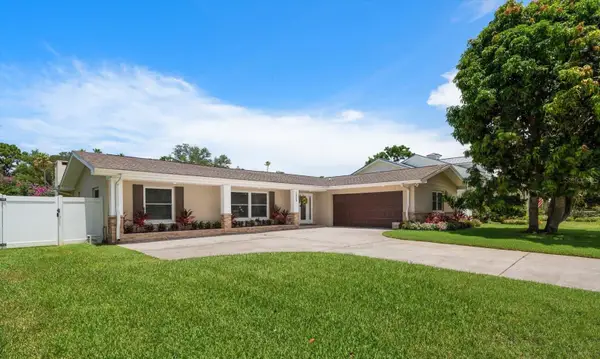 1320 Golf View Drive, BELLEAIR, FL 33756