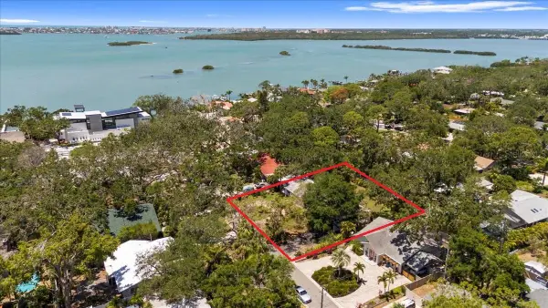 8239 26th Avenue N, ST PETERSBURG, FL 33710