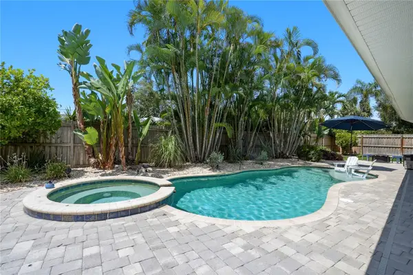 1122 45th Avenue Ne, ST PETERSBURG, FL 33703