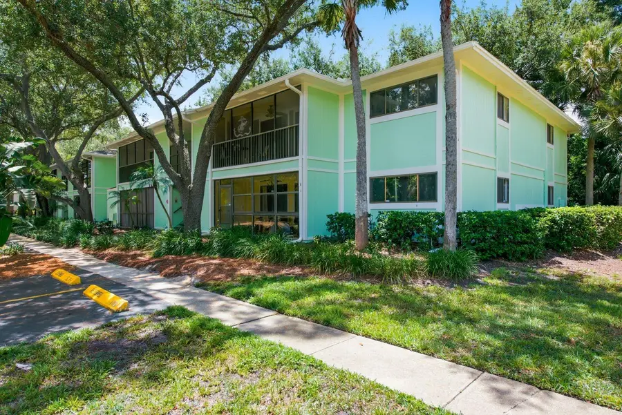 3295 Fox Chase Circle N #207, Palm Harbor, FL 34683 - #2