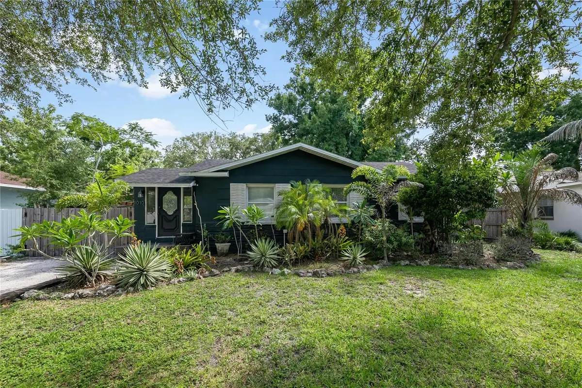 1010 W Berry Avenue, Tampa, FL 33603 - #1