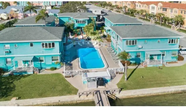 483 E Shore Drive #D6, CLEARWATER BEACH, FL 33767