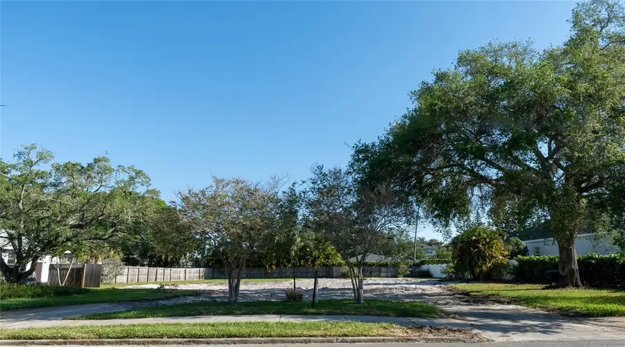 1020 Snell Isle Boulevard Ne, Saint Petersburg, FL 33704 - #2