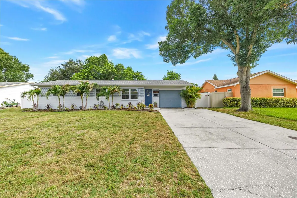 1165 66th Avenue S, Saint Petersburg, FL 33705 - #1