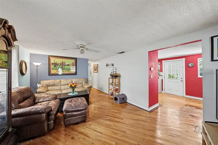 12320 Woodleigh Avenue, Tampa, FL 33612 - #3