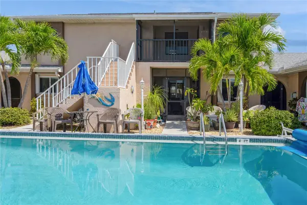 527 Cape Coral Parkway W #4, CAPE CORAL, FL 33914