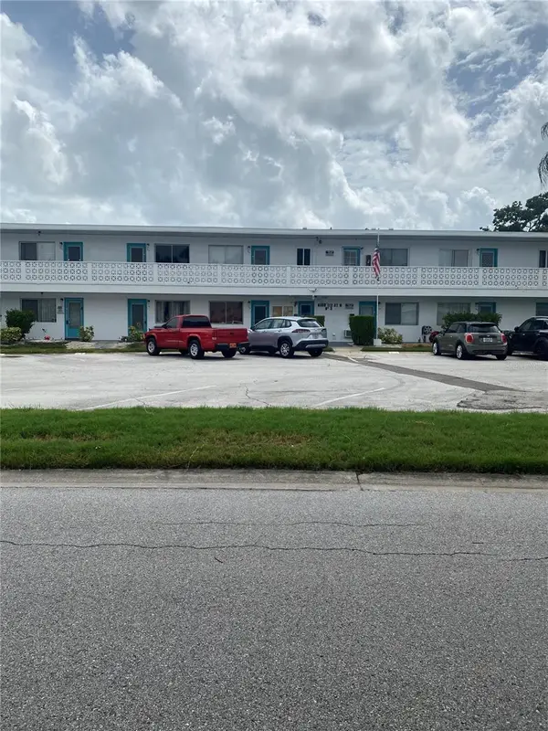 8350 112th Street #104, SEMINOLE, FL 33772