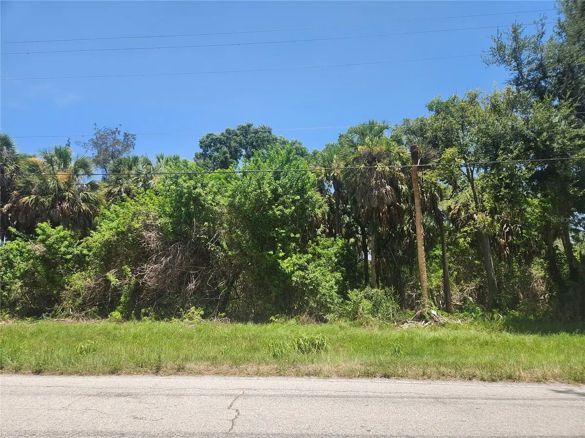 837 W College, Ruskin, FL 33570 - #1