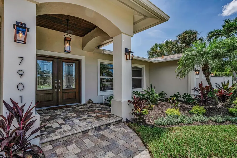 7901 10th Avenue S, Saint Petersburg, FL 33707 - #2