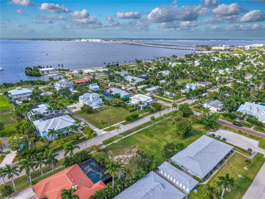 817 W Marion Avenue, Punta Gorda, FL 33950 - #2