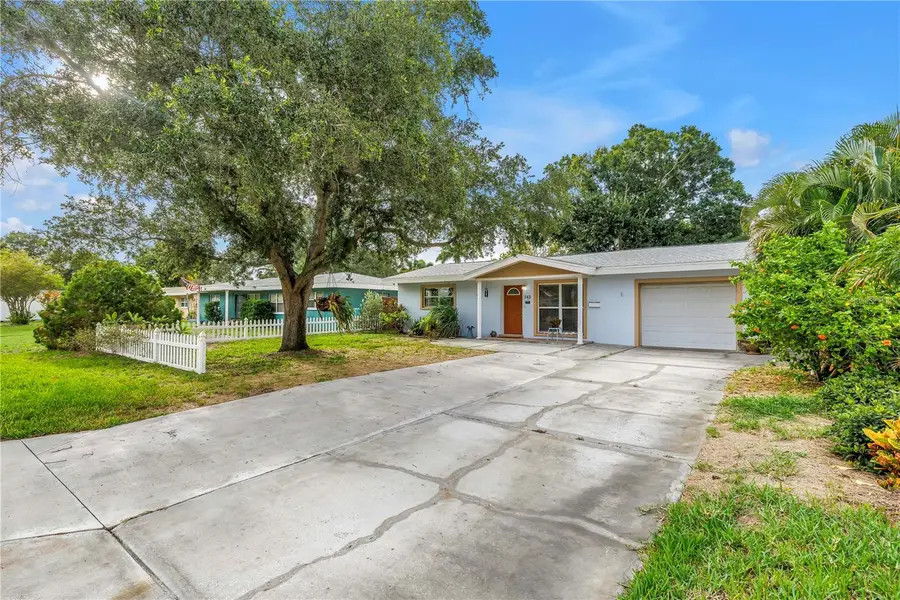 743 41st Avenue Ne, Saint Petersburg, FL 33703 - #2