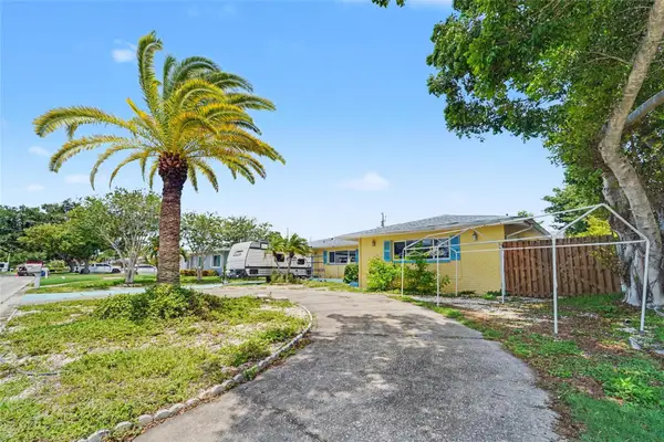 9735 50th Avenue N, MADEIRA BEACH, FL 33708