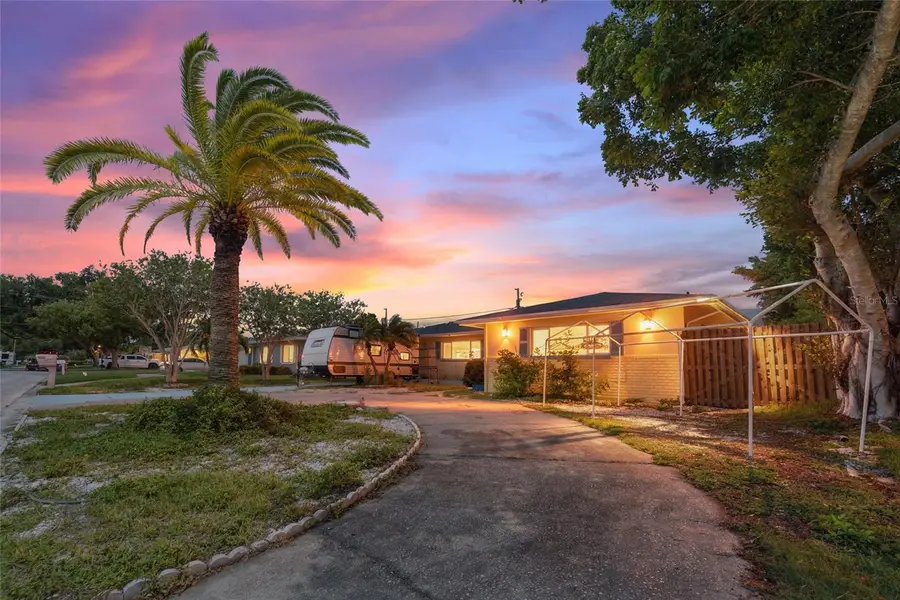 9735 50th Avenue N, Madeira Beach, FL 33708 - #2
