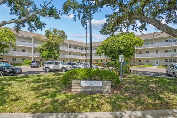 2440 World Parkway Boulevard #52, CLEARWATER, FL 33763
