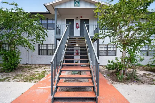12405 Oak Cedar Place #202, TAMPA, FL 33612