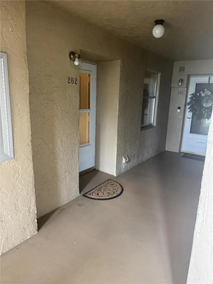 90 S Highland Avenue #202, Tarpon Springs, FL 34689 - #2