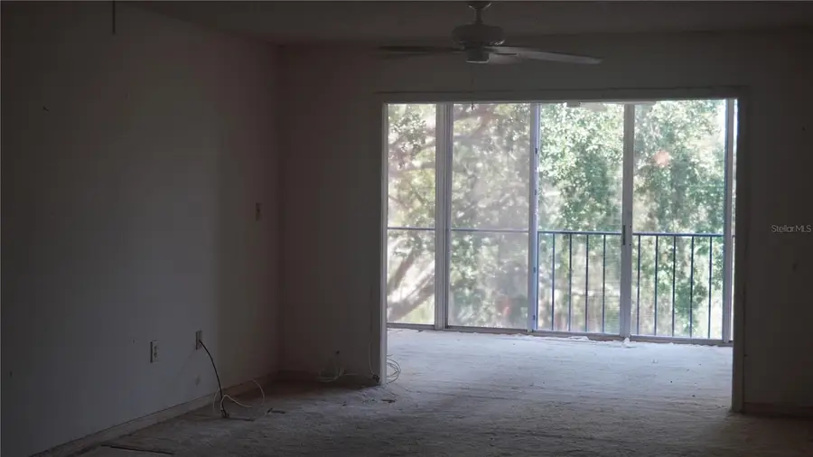90 S Highland Avenue #202, Tarpon Springs, FL 34689 - #3