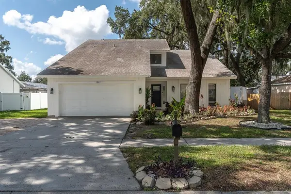 1901 Landside Drive, VALRICO, FL 33594