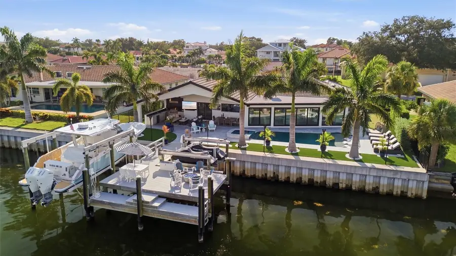 2022 Hawaii Avenue Ne, Saint Petersburg, FL 33703 - #2
