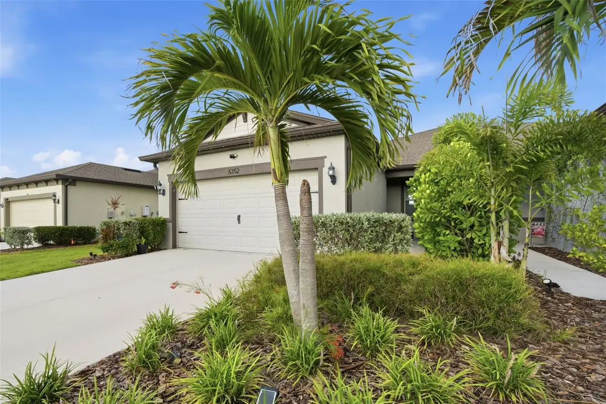 6352 Mooring Line Circle, Apollo Beach, FL 33572 - #1