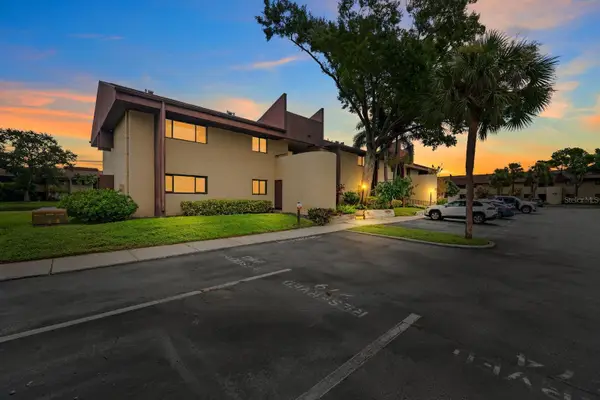 875 S Village Drive N #101, ST PETERSBURG, FL 33716