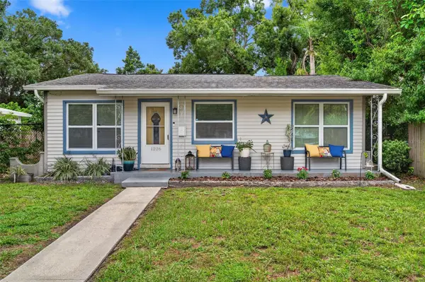 1226 49th Avenue N, ST PETERSBURG, FL 33703