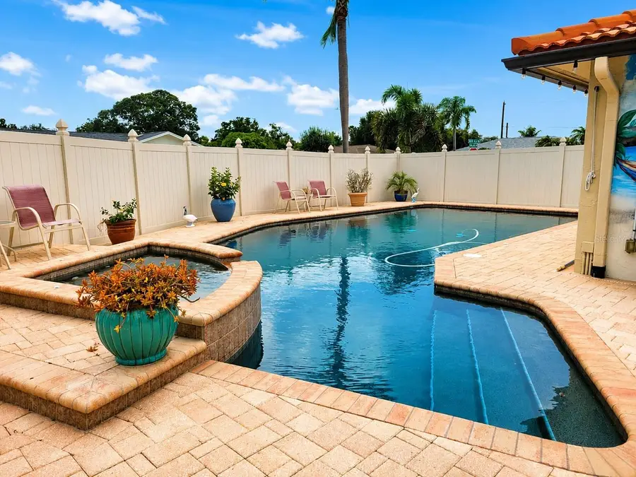 9391 118th Lane, Seminole, FL 33772 - #2