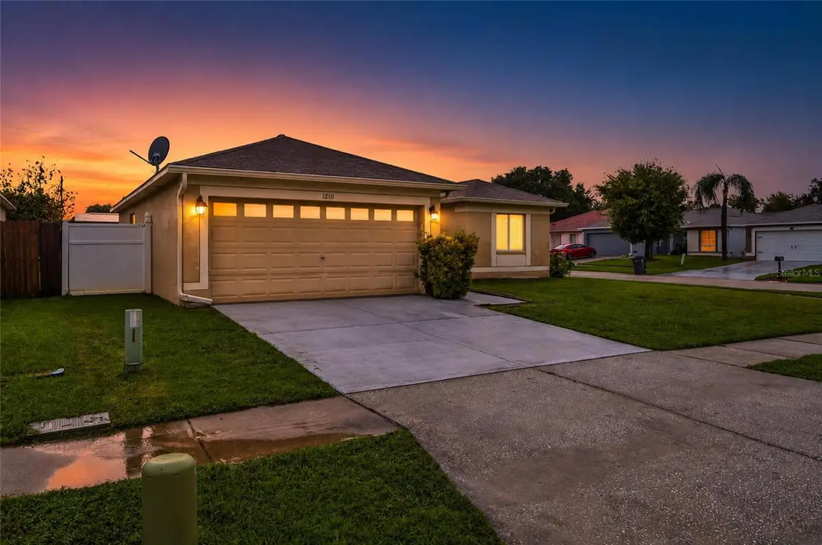 1210 Blufield Avenue, Brandon, FL 33511 - #1