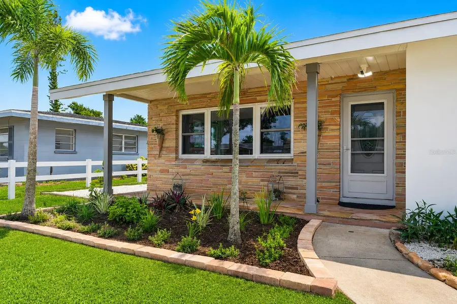 2711 27th Avenue Drive W, Bradenton, FL 34205 - #2