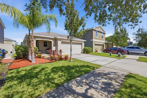 6830 Blue Moon Way, SUN CITY CENTER, FL 33573