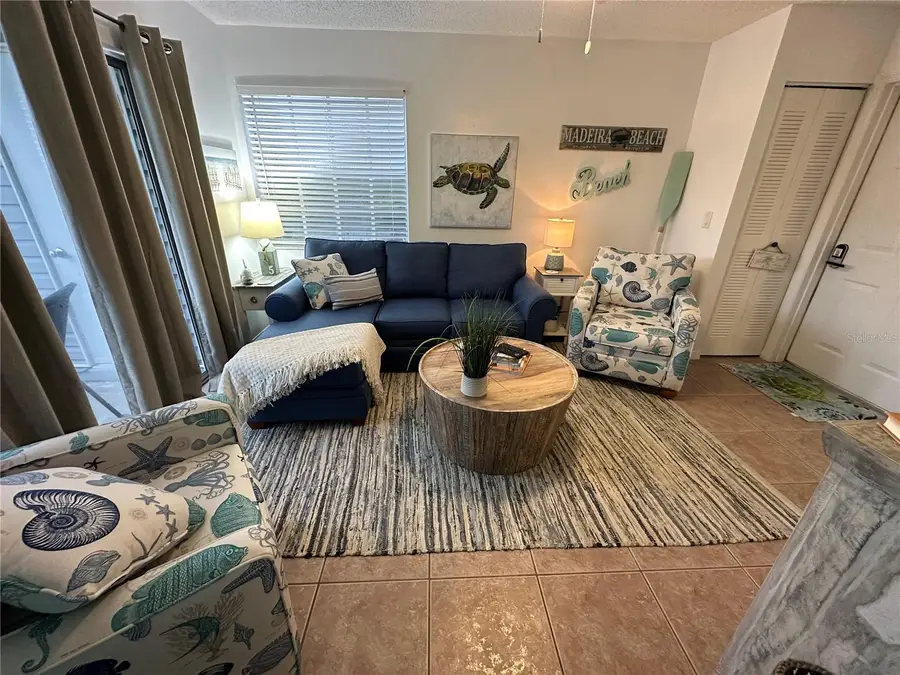 6825 Stones Throw Circle N #1107, Saint Petersburg, FL 33710 - #3