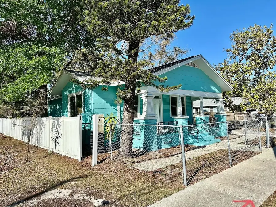 1504 E 33rd Avenue, Tampa, FL 33610 - #2