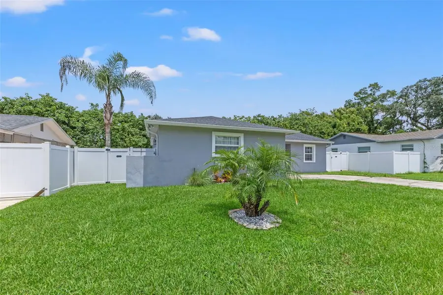 560 Robin Hill Circle, Brandon, FL 33510 - #3