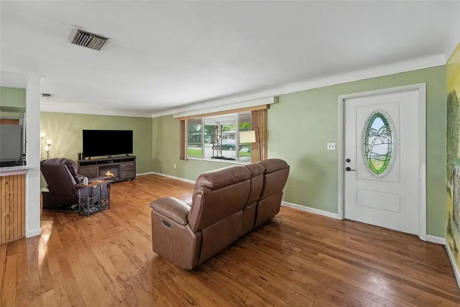 6026 44th Avenue N, Kenneth City, FL 33709 - #3
