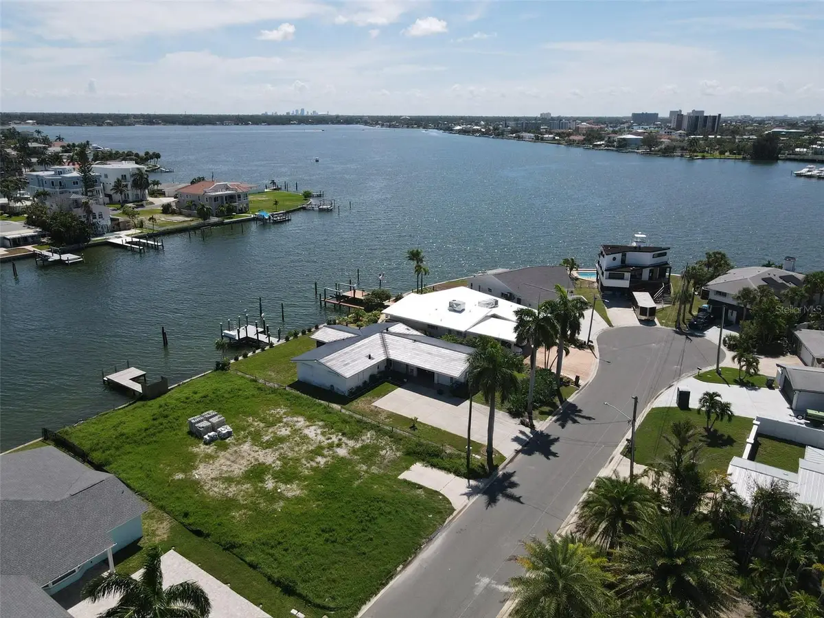 11125 4th St E, Treasure Island, FL 33706 - #1