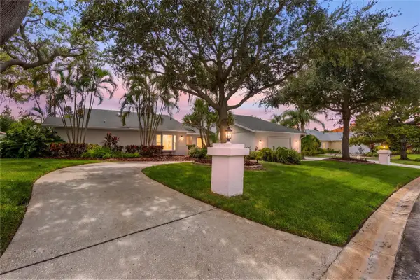 2339 Kings Point Drive, LARGO, FL 33774