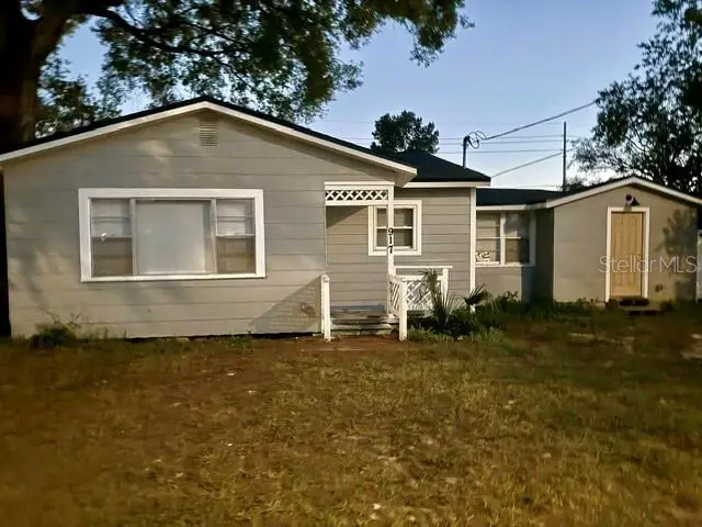 917 E 108th Avenue, Tampa, FL 33612 - #1
