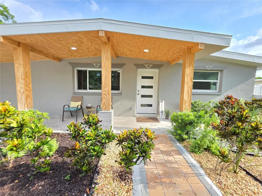 138 Davison Avenue Ne, Saint Petersburg, FL 33703 - #3
