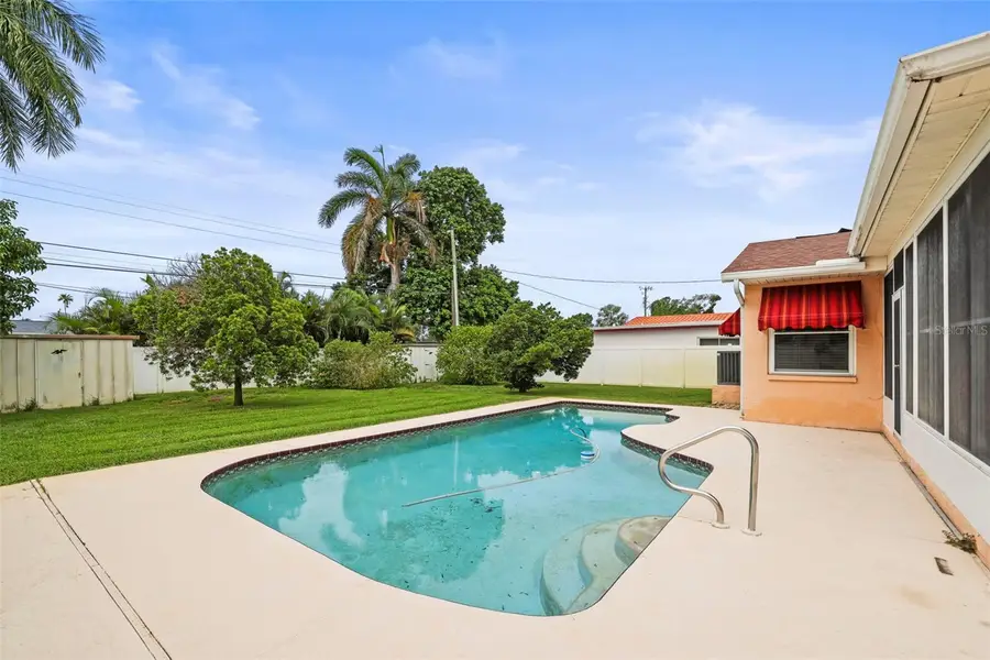 1112 40th Ave Ne, Saint Petersburg, FL 33703 - #3