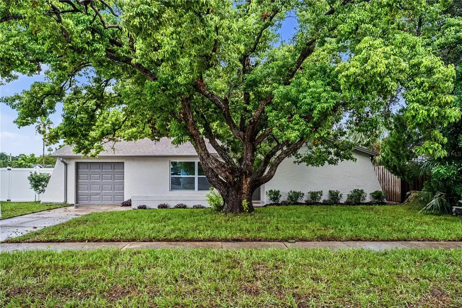 11928 Temple Ct, Seminole, FL 33772 - #2