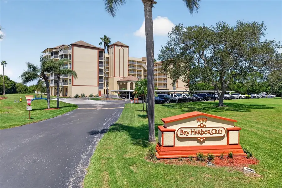 9000 Commodore Drive #305, Seminole, FL 33776 - #3