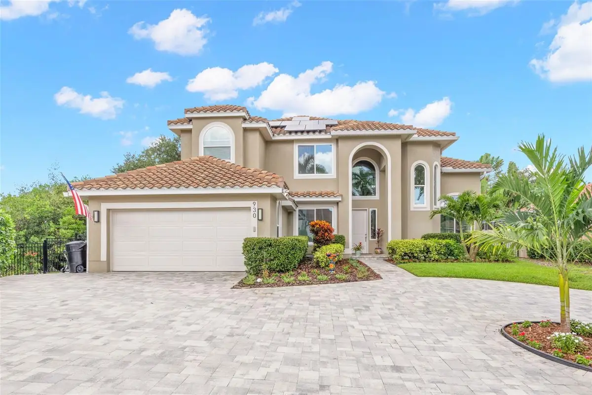 930 Southern Pine Court Ne, Saint Petersburg, FL 33703 - #1
