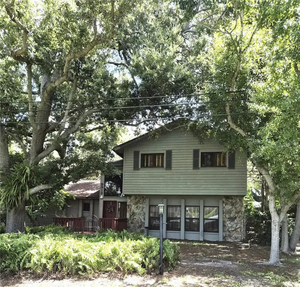 9913 W Bay Street, SEMINOLE, FL 33776