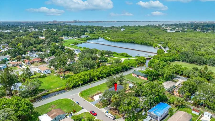 2547 Kingston Street S, Saint Petersburg, FL 33711 - #2
